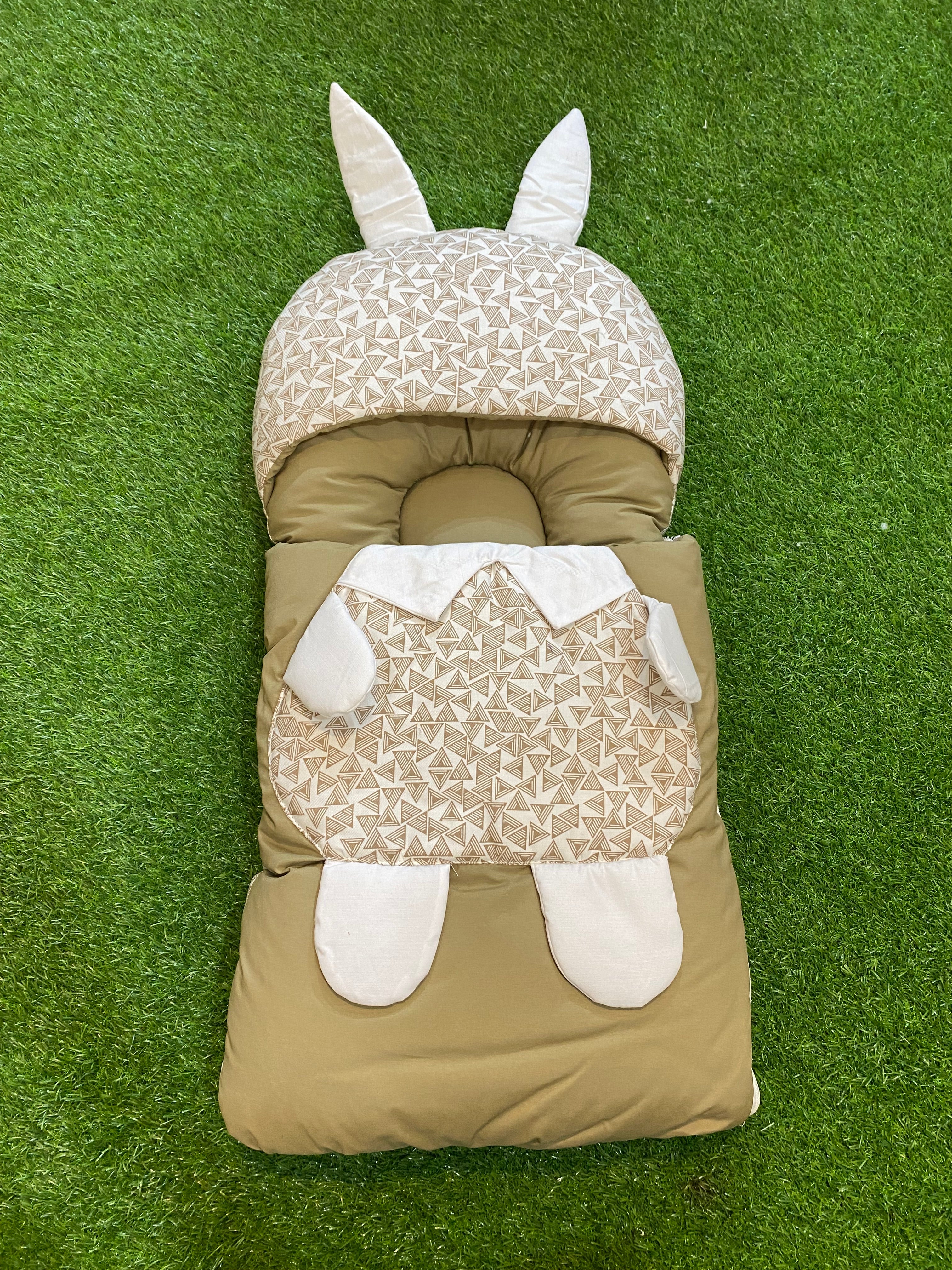 Newborn Baby Carry Nest  – Soft & Cozy baby ear and knee Design Sleeping bed