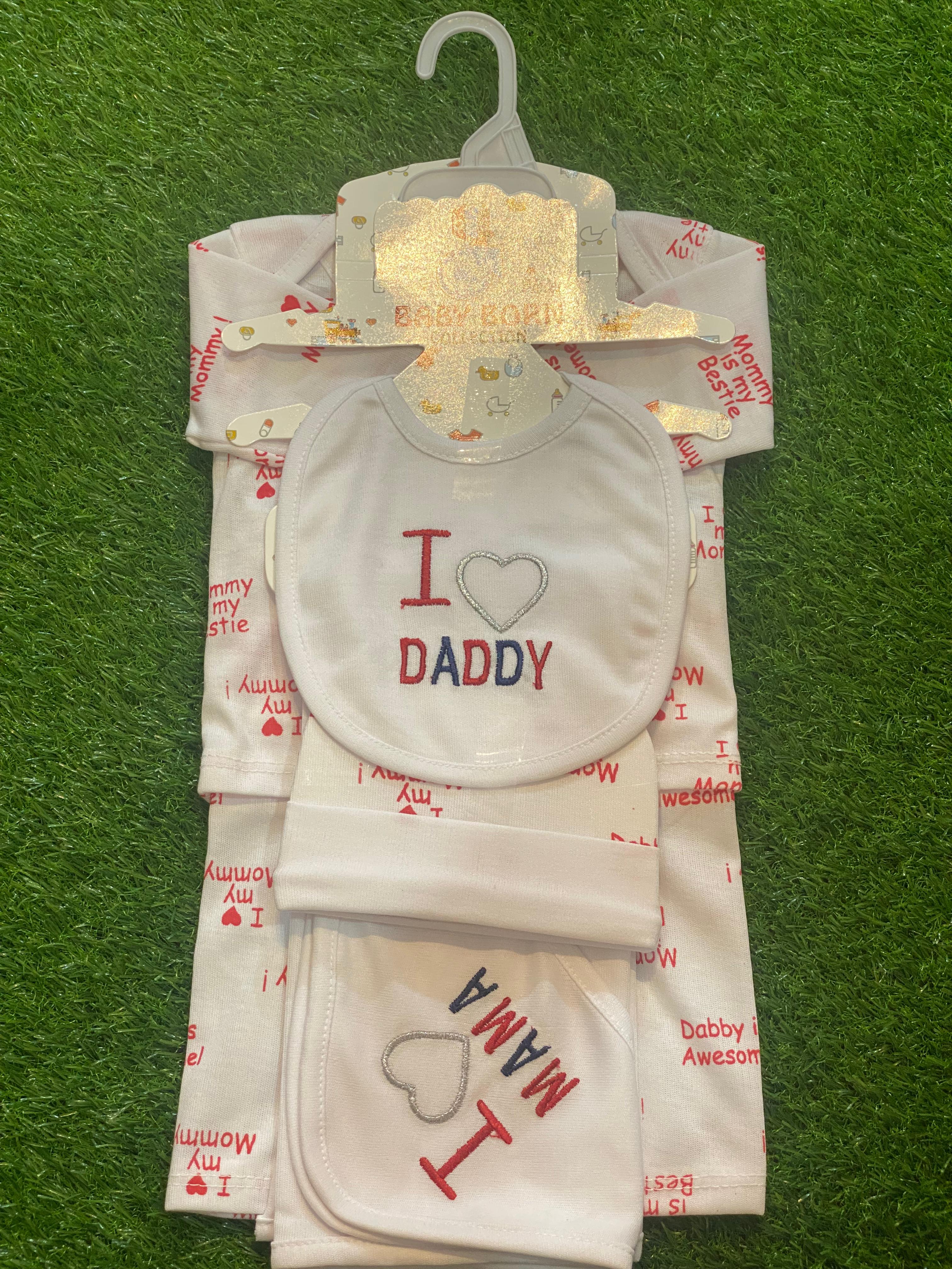 Newborn Baby 5 Pcs Starter Set – “I ❤️ Daddy & I ❤️ Mama”