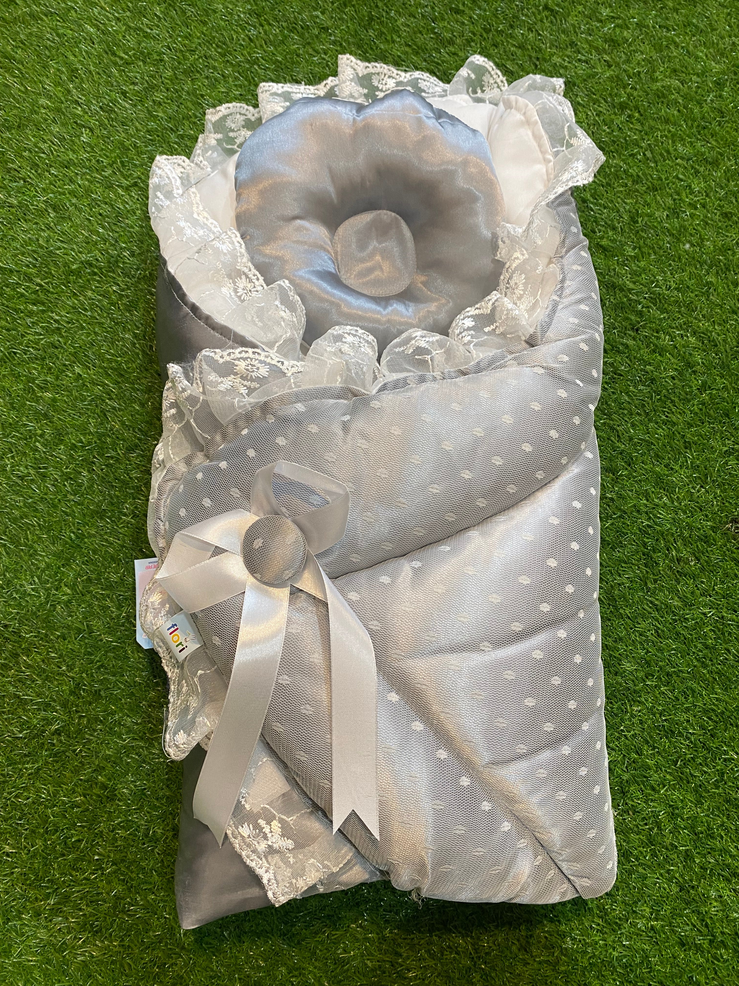 Newborn Baby Carry Nest – Soft, Cozy & Beautiful Side Bow with Button Design & Net on Top Sleeping Bed