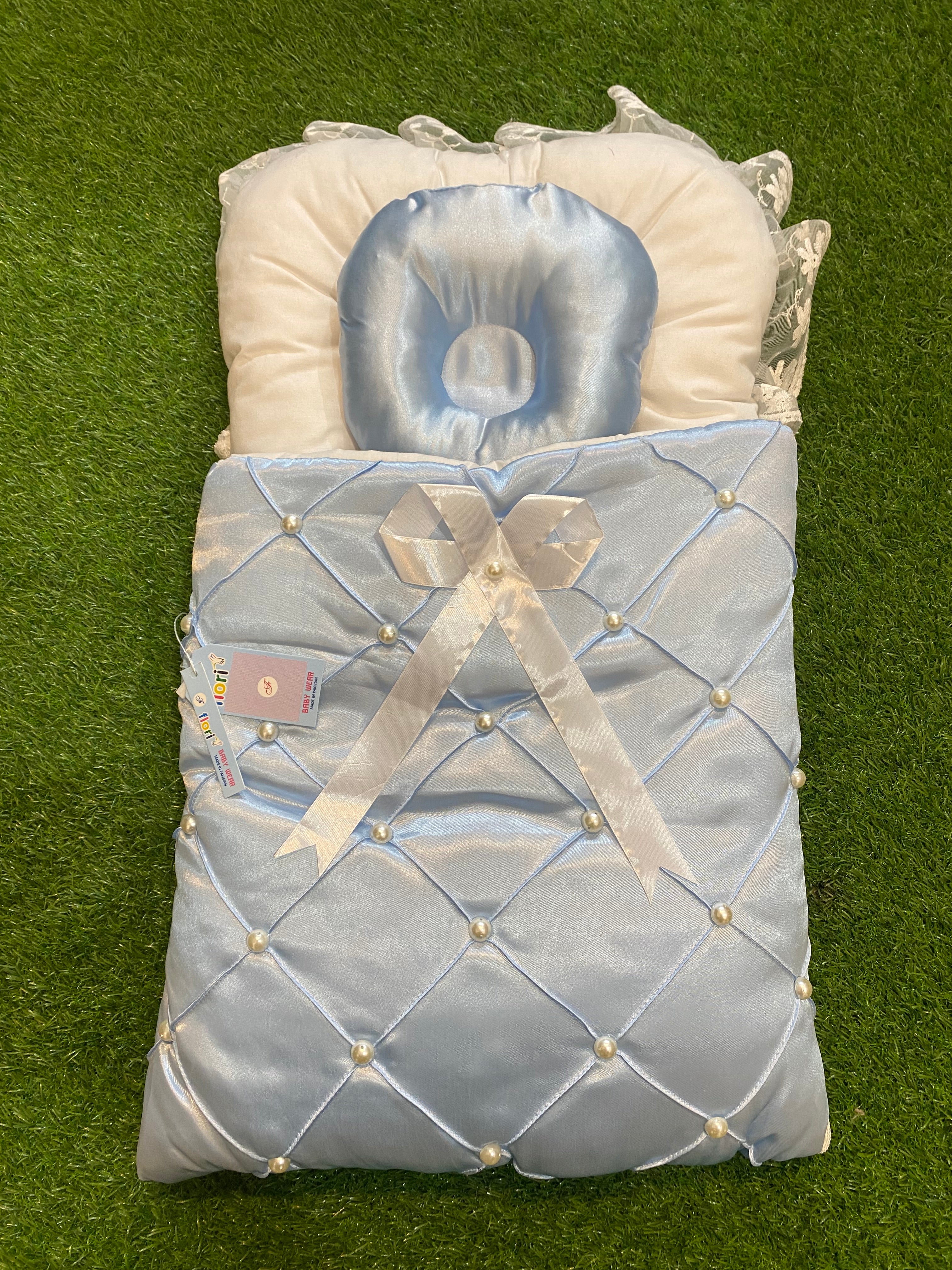 Newborn Baby Carry Nest – Soft, Cozy & Elegant Golden Pearl Quilted Design with Bow Sleeping Bed