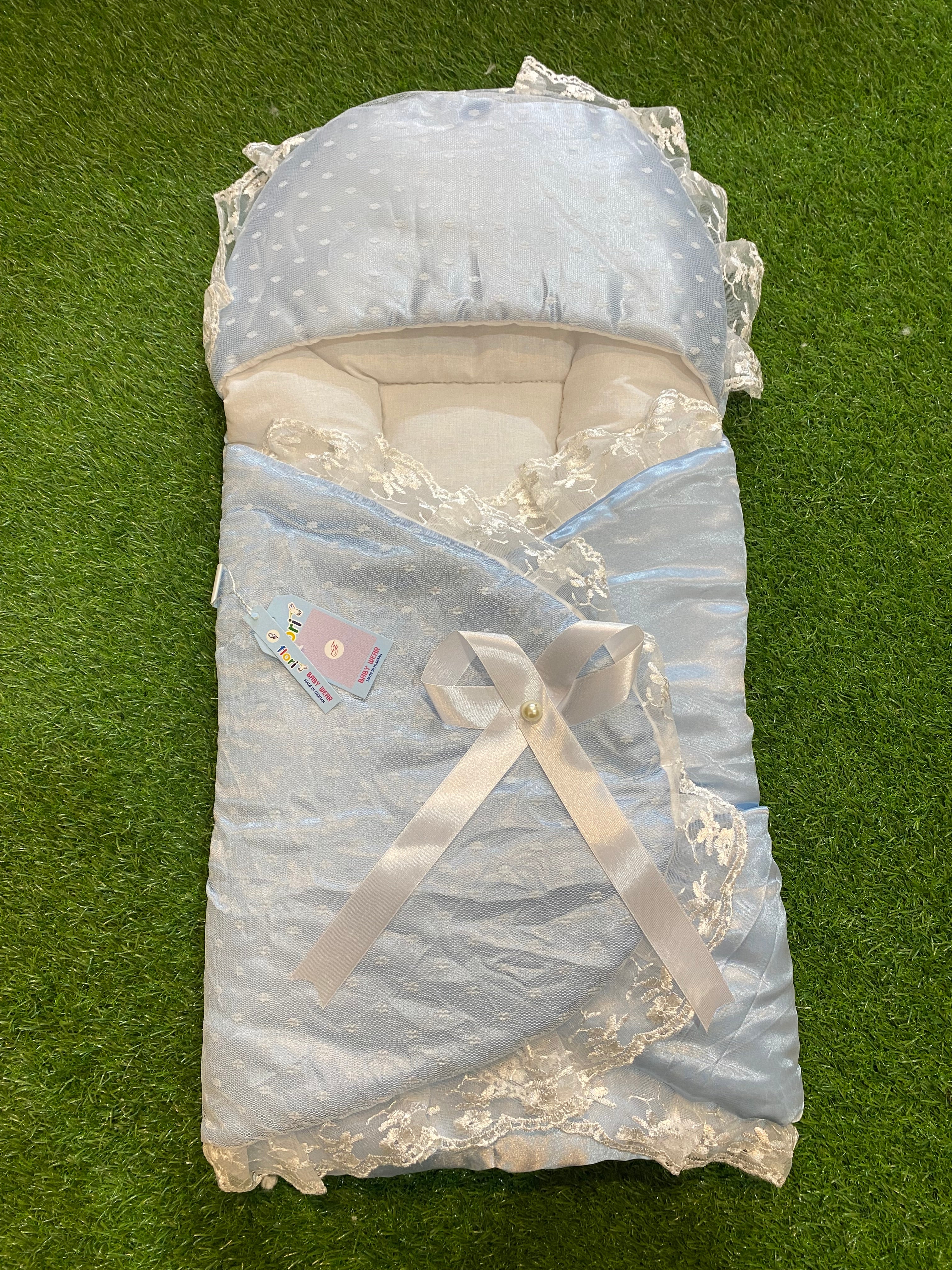 Newborn Baby Carry Nest – Soft, Cozy and fancy bow ribbon Design Sleeping Bed