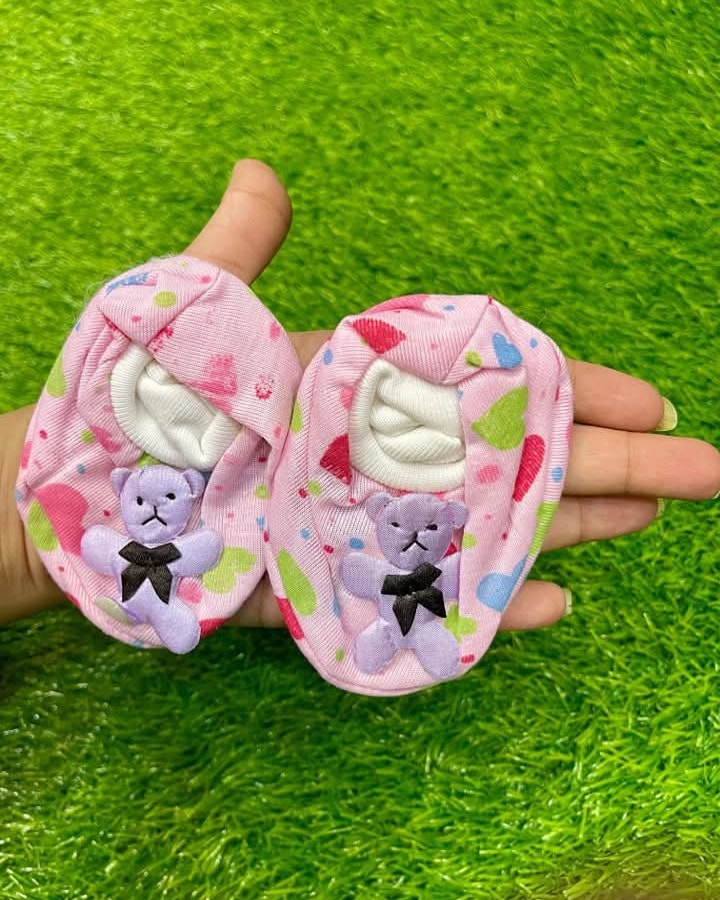 Newborn Baby Shoes: Tiny Steps