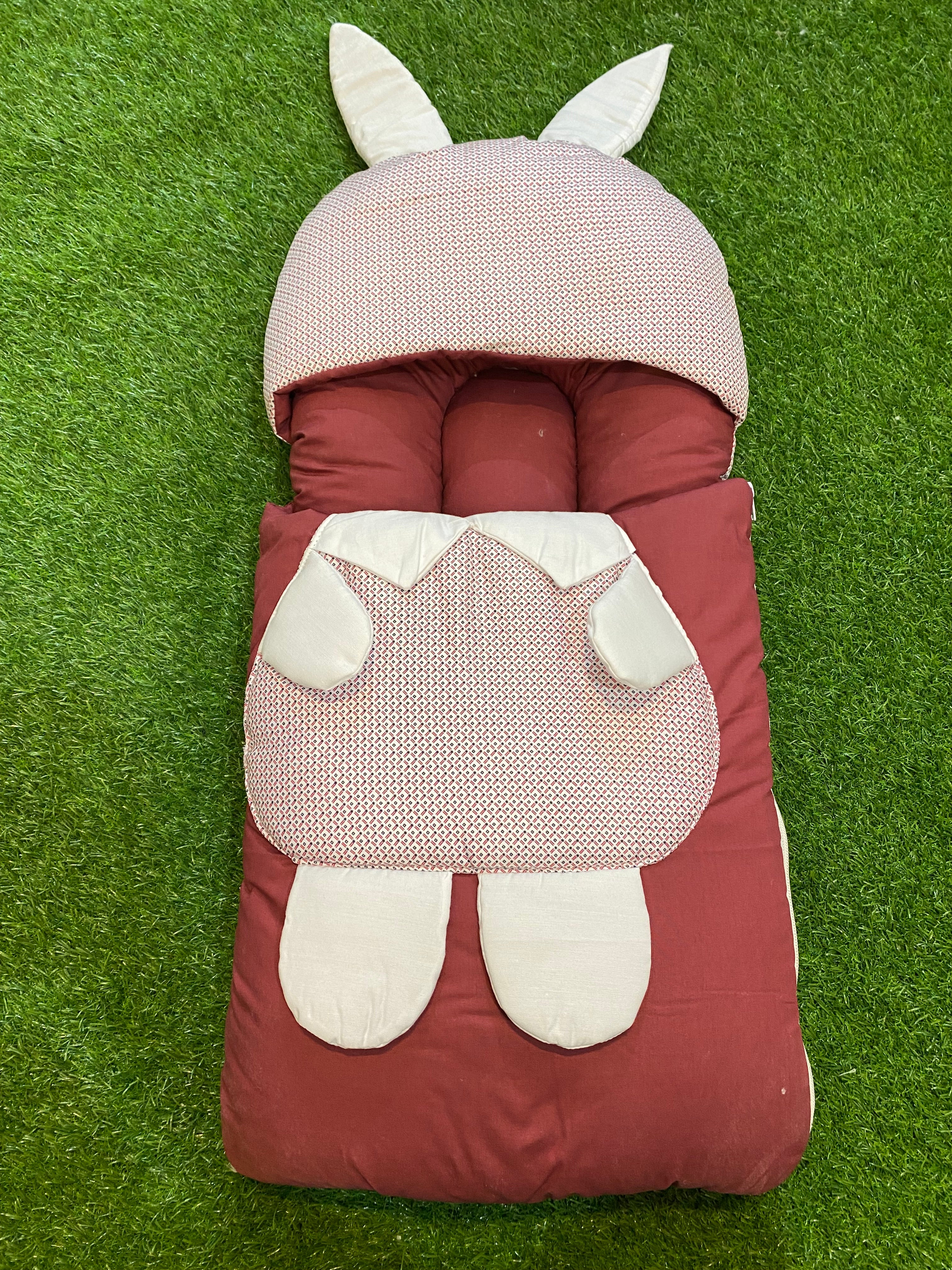 Newborn Baby Carry Nest  – Soft & Cozy baby ear and knee Design Sleeping bed