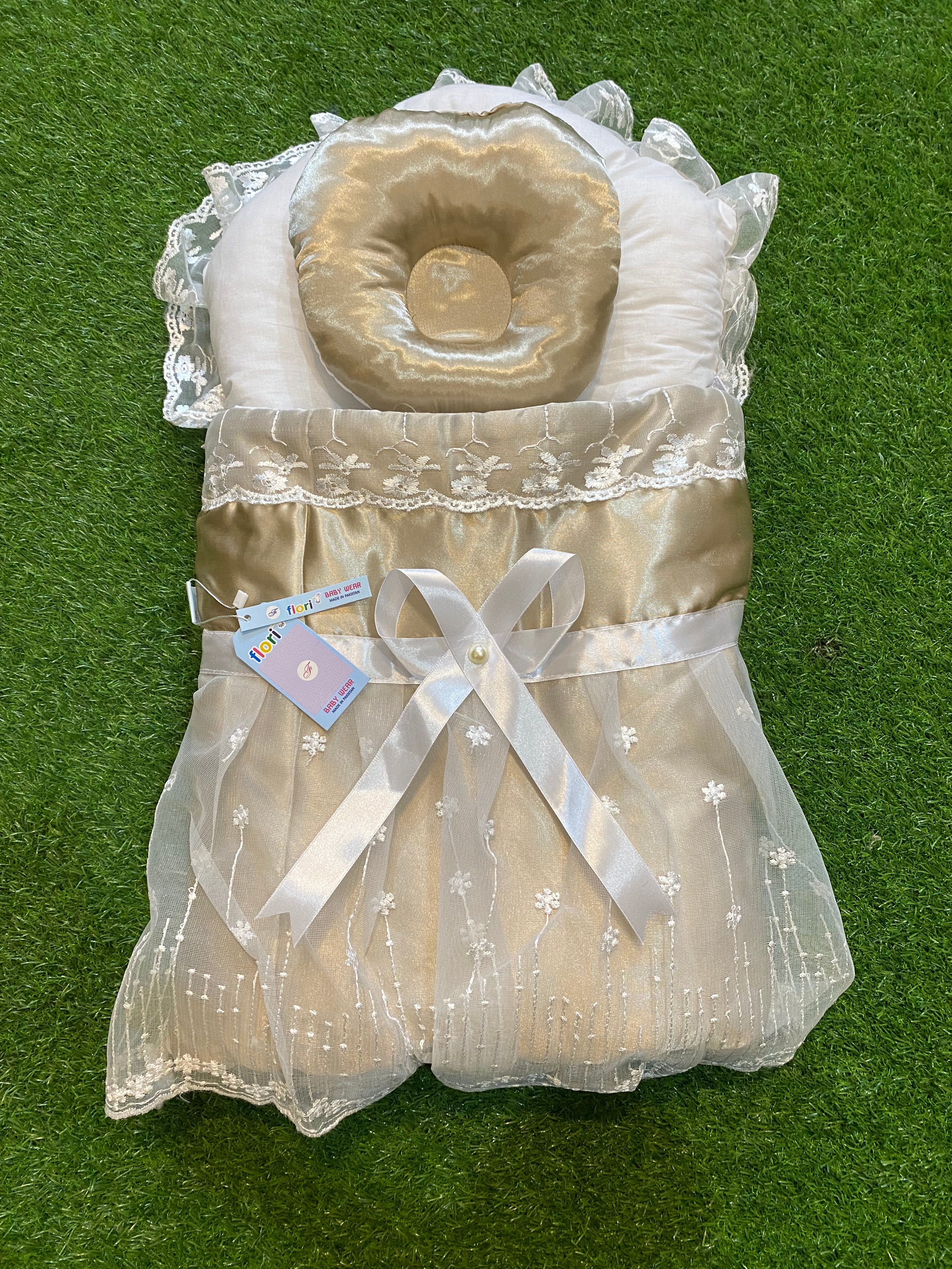 Newborn Baby Carry Nest – Soft, Cozy & Beautiful Center Bow with Button Design & Front Net Sleeping Bed