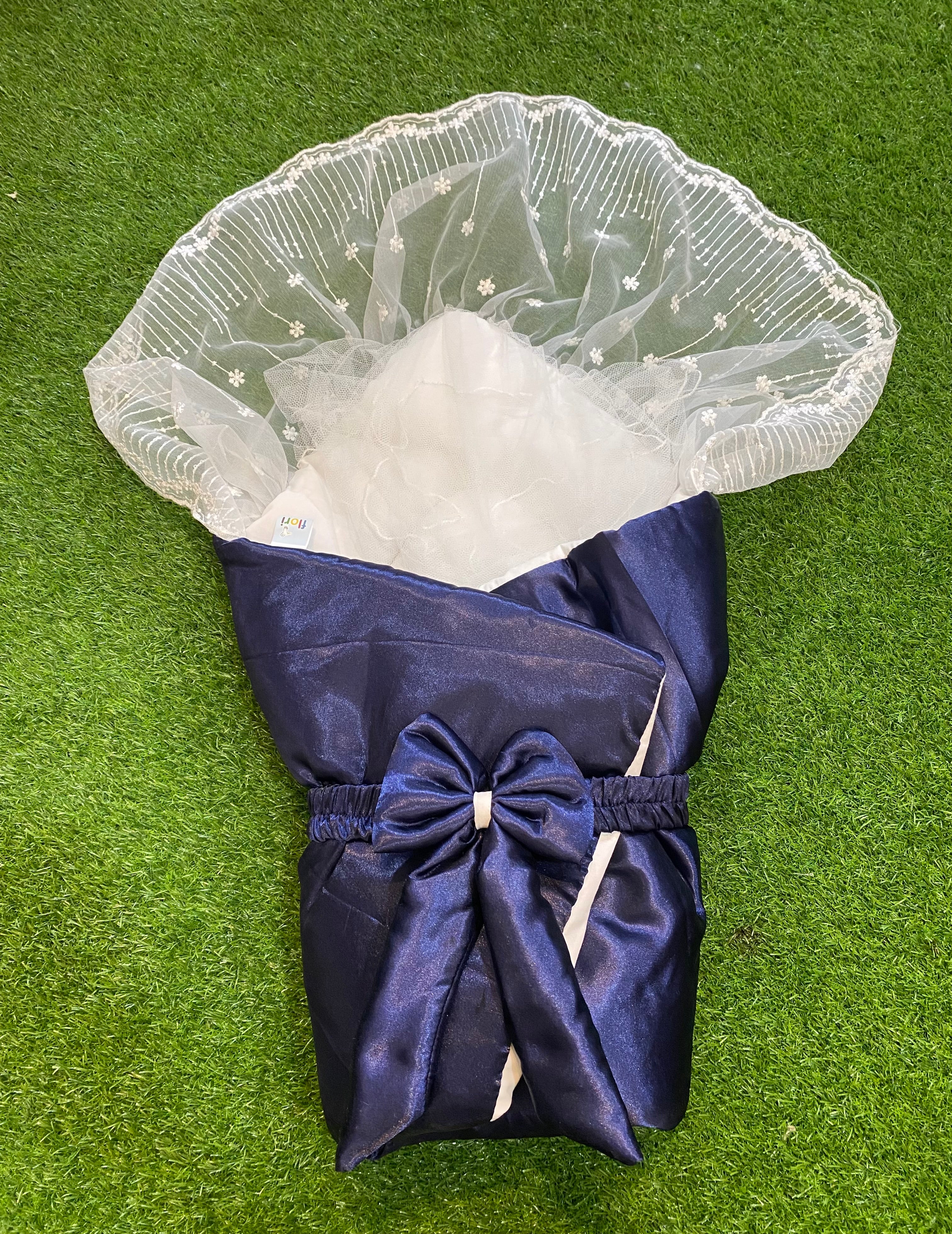 Newborn Baby Carry Nest – Soft, Cozy & Beautiful Large Bow Design with net on head of Sleeping Bed