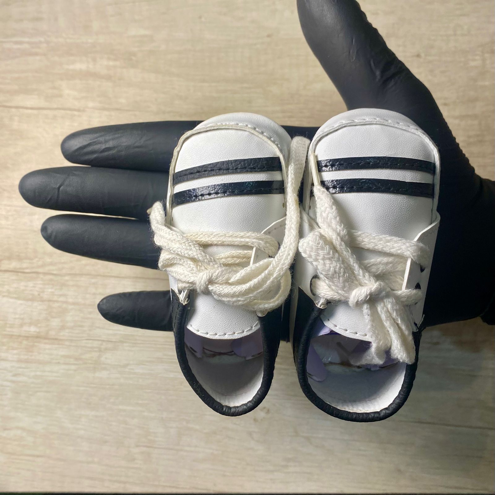 Premium Baby Sneakers 0 to 3 months - Stylish Colors Baby Shoes with Laces for Infants